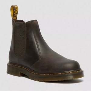 Dr. Martens 2976 SLIP RESISTANT LEATHER CHELSEA BOOTS